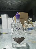 Ozzy Osbourne atminimo viskio grafinas -  Amžinasis Roko Lordas  Kolekcinė alkoholio butelis, Baro dekoracija roko gerbėjams gray