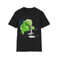 Juokinga Kermi žalia varlė uostanti baltus miltelius Softstyle marškinėliai, Humoro Muppet marškinėliai, Sarkastiškas Kiaulytės Pigi animacinis marškinėlis, Juokelio grafika M green