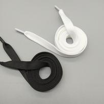 Ryškūs vaivorykštiniai ir balti batraiščiai: Spalvoti 7 spalvų ir baltos spalvos variantai, 1,2 cm pločio, storas nėrimas. 60cm (1 pair) juoda
