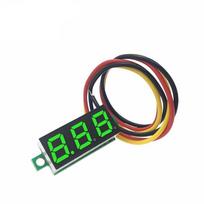 Voltmetras DC 0V-100V Skaitmeninis LED 0,28 colio įtampos matuoklis galios įtampos testeris automobiliniam automobiliui su raudona mėlyna žalia geltona žalia