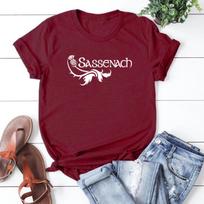 Sassenach T-shirt moterims Outlander knygų serijos marškinėliai Outlander TV laidos įkvėpti marškinėliai Claire Jamie Fraser viršutiniai drabužiai Grafiniai marškinėliai M bordinė