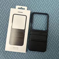 Samsung „Galaxy Z Flip6 Kindsuit“ odinis dėklas „Z Flip 6“ minkštas šilko prisilietimas, apsauginis odinis dangtelis juoda