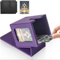 Kortų kaladės dėžutė su MTG Commander ekranu, talpinanti 100+ kortų su dvigubomis apsaugomis. Prekybos kortų laikymo dėžutė, tinkama TCG, PTCG, sporto kortoms. violetinė