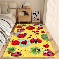 Mielų animacinių boružėlių rašto kilimas, tinkamas svetainei, miegamajam, sofai, kavos staliukui, grindims ir kaip prabangus dovanų variantas. 60x90cm yellow