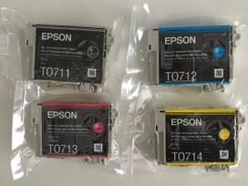 Rašalinių spausdintuvų kasetės EPSON T0711 juoda, T0712 žydra, T0713 purpurinė, T0714 geltona, 4 vnt.