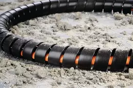 HellermannTyton 162-20200 grindų kabelių apsauginis profilis, juodas, 1 m, PVC, savaiminio klijavimo
