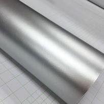 Aukščiausios kokybės matinis metalizuotas chromo vinilo automobilio plėvelės apdaila su oro burbuliukais, violetinės spalvos satino metalizuota lipdukų folija automobilių apdailai 10CM X 152CM sidabras