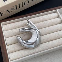 Modern Alloy OK Gesture Brooch for Men's Suits - Stylish and Versatile gray
