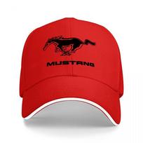 Juodas „Mustang“ logotipas su išsiuvinėtu žirgo dizainu ir tinkliniu galu patogiam dėvėjimui One Size red