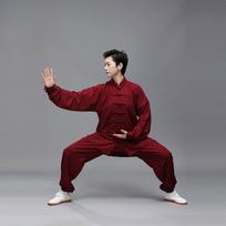 Kinų tradiciniai vyriški Tai Chi Kung Fu uniformos kovos menų drabužiai Wushu viršus kelnės treniruotėms pasirodymams didelis dydis 2XL Tang kostiumas XL vyno raudonos spalvos