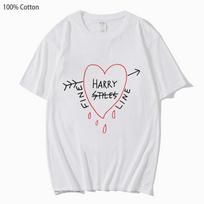 Laiminga smulkus šriftas Harry Styles Treat People Kindness madingi medvilniniai trumparankoviai marškinėliai M white