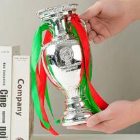 Autentiškas Europos taurės dervos trofėjaus replika Idealiai tinka futbolo entuziastams Trophy 26cm red