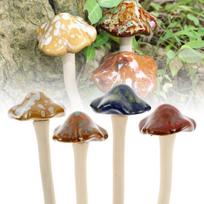 4/8 Pcs Garden Mushrooms Decoration Ceramics Toadstool Mushroom Statue Crafts Corrosion-Resistant Non-Fading Courtyard Ornament 8Pcs