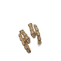 Prabangūs auksiniai deimantiniai gyvatės kaulo auskarai moterims - universalus, madingas dizainas su V formos auksu ir užsegimais Diamond Ends White Gold beige