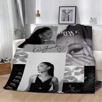 Ariana Grande spausdinta pledinė antklodė Minkšta šilta Puikiai tinka namams kelionėms iškyloms ir dovanoms Size: 100*150cm, Weight: 280 GSM