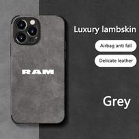 Suede viskas įskaičiuota telefono dėklas su Dodge RAM emblema, skirtas iPhone 16 15 13 14 11 12 Pro Max 12 Mini 8 XR X XS 16 Plus 15 Pro MAX korpusas cnjaw55 For iPhone XSMAX pilka