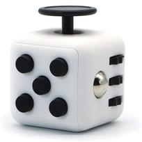 „Fidget Cube“ streso ir nerimo spaudimą mažinantis žaislas, puikiai tinkantis suaugusiems ir vaikams [Dovanų idėja][Atpalaiduojantis žaislas][Stresą malšinantis] [Minkšta medžiaga] 4.2x4.2x4.2cm balta/juoda