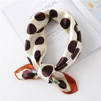 Šilkinės skaros galvos apdangalai moterims Kaklo skarelė Kvadratinė skarelė Moteris Plaukai Bandanas Madingi Šalikai Moteriški Spausdinti Dizainas Foulard Naujas One Size dangaus mėlyna spalva