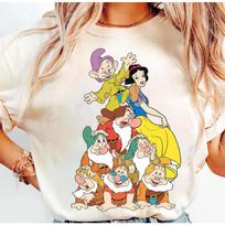 Madingi Laisvalaikio Snieguolės Septynių Nykštukų Dėliojimo Rašto T-shirtland Šeimos Vienodo Stiliaus T-shirt M beige