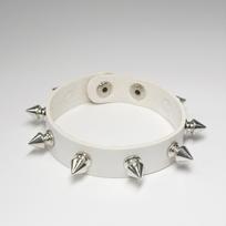 2026 Retro Punk Star Spikes Rivet Skull Studded Bracelet Black White Pu Leather Wristband Men Women Jewelry Gothic Accessories white