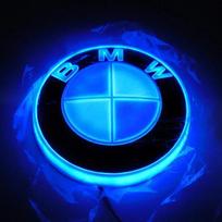 BAGJ1 Automobilio lipdukas 8,2 cm 4D LED emblema logotipas šviečiantis žibintas Automobilio ženklelis BMW E46 E90 E60 F10 F11 F20 F30 F34 F01 G20 G21 G31 X1 X3 X5 X7