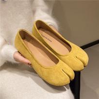 Japoniško stiliaus Tabi Ninja batai moterims Jaukūs odiniai plokščiapadžiai Split Hoof Toe Loafers Femme Mary Jeans Mocasins Moteriški balerinos batai 39 geltona