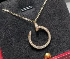 Elegantiškas nerūdijančio plieno vinies formos vėrinys: Prabangi, Madinga Dovana Jos Gimtadieniui Gold gray