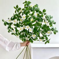 Dirbtinės gardenijų gėlės - prabangi žalia augalų puošmena svetainei ir valgomojo stalui