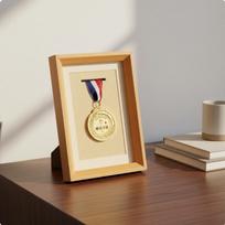 Medalių vitrina, pagaminta iš masyvmedžio, renginių laikiklis, idealus dovanų dėklas-plokštelė skirtas Walnut A3 9 Medals