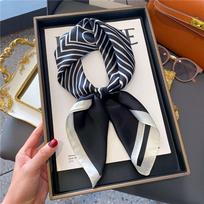 70 * 70 cm šilko skara kvadratinė spausdinta skara moteriška satino kaklo plaukų juosta Minkšta kaklo skarelė skarelė Bandana Foulard 70*70cm white
