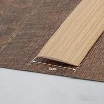 5 cm PVC grindų perėjimo juosta – lipni slenkstinė juosta laminato ir plytelių jungtims, kilimo krašto apdaila, durų angos daliklis 5*100cm