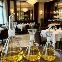 Matuoti aukšto boro silikatinio stiklo aliejaus ir acto dozatoriai virtuvei Medium Pouring Spout brown