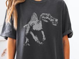 Spinosaurus Vintage T-Shirt – Retro Prehistoric Dinosaur Art Tee, Funny Dino Lover Gift, Classic Natural History Style S gray