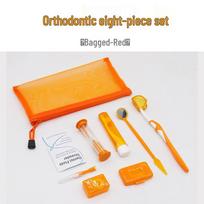 Ortodontinės priežiūros 8 dalių rinkinys: Vaškas, Dantų šepetukas, Dantų siūlas, Burnos veidrodėlis, Logotipas pritaikomas Boxed 8-piece Set Red with Chinese Packaging gray