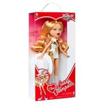 Bratz Sassy Stampede Cloe Mados lėlė su aksesuarais: Vakarų stiliaus, kaubojiško stiliaus drabužiai ir aksesuarai red