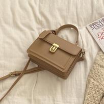 Versatile messenger bag women's new trendy retro portable small square bag niche texture shoulder bag chaki