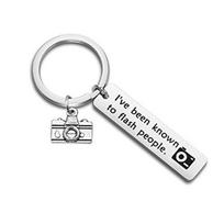 Stainless Steel Camera Keychain Vintage Design Sturdy Metal Key Ring For Photography Enthusiasts And Fashion Accessories white