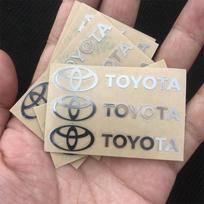 Skirta Toyota Corolla Yaris Aygo Prius Camry Auris Avensis 3D Metalinė Emblema Lipdukas Automobilio Interjero Apdailos Lipdukai Aksesuarai white