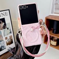 Leather Case for Samsung Galaxy Z Flip 8 7 6 5 SE Built-in Magnetic Ring Hinge Protection Detachable Pearl Wrist Strap Cover for Women Phone Bumpers for Samsung Z Flip7 SE rožinė