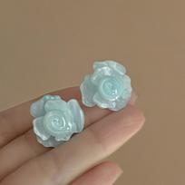 Retro flower love earrings fashion Hong Kong style high-end stud earrings niche versatile temperament earrings women gray