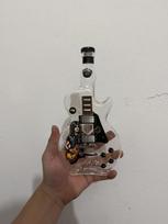 RURUYA Rock Band Guns N' Roses Slash Guitar Bottle, Clear Glass Whiskey Decanter with Sticker Design, Home Bar Decor Gift gray
