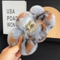Winter Temperament Rabbit Hair Claw Hair Ball Grab Large Plush Hair Grab The Back of The Head Shark Clip Hairpin Headwear leopardas/mėlyna