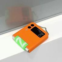Skirta Samsung Galaxy Z Flip 7 6 4 5 Madingas dėklas Su pintomis riešo juostelėmis Telefono dėklas Skirta Samsung Z Flip 6 4 3 5 Minkštas silikoninis juostelės dangtelis For Samsung Z Flip 4 orange