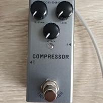 Elektrinės gitaros efektų pedalas - Britiškas distorsija, Overdrive, Reverb ir Chorus gray