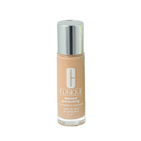 Clinique Beyond Perfecting Foundation + Concealer 2 viename CN skystas makiažo pagrindas ir maskuoklis, 30 ml
