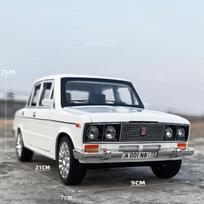 1:18 LADA 2106 Metalinis liejimo būdu pagamintas žaislinis automobilio modelis su garsu ir šviesa Vaikams skirtas žaislas Kolekcionuojamas daiktas Gimtadienio dovana balta
