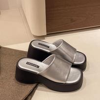 Fashion lazy pedal thick-soled one-word drag women wear new non-slip and versatile beach sandals in summer 2025 39 sidabras