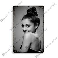 Ariana Grande Metaliniai ženklai Muzika Vintažinis plakatas Rūdyjęs Retro plakatas Namai Vyro urvas Garažas Klubas Pramoninė apdaila Metalinė plokštė 20x30cm（7.8x11.8inch）