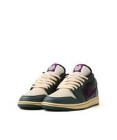 IW0771-338 Nike Air Jordan 1 Low SE  Vintage Green/Black  (Men's) 9.5 white