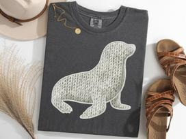 Sea Lion FAUX Yarn Latch Hook Shirt, Knitted Sea Lion Sublimation Tee, Sea Lion Lover Gift M gray